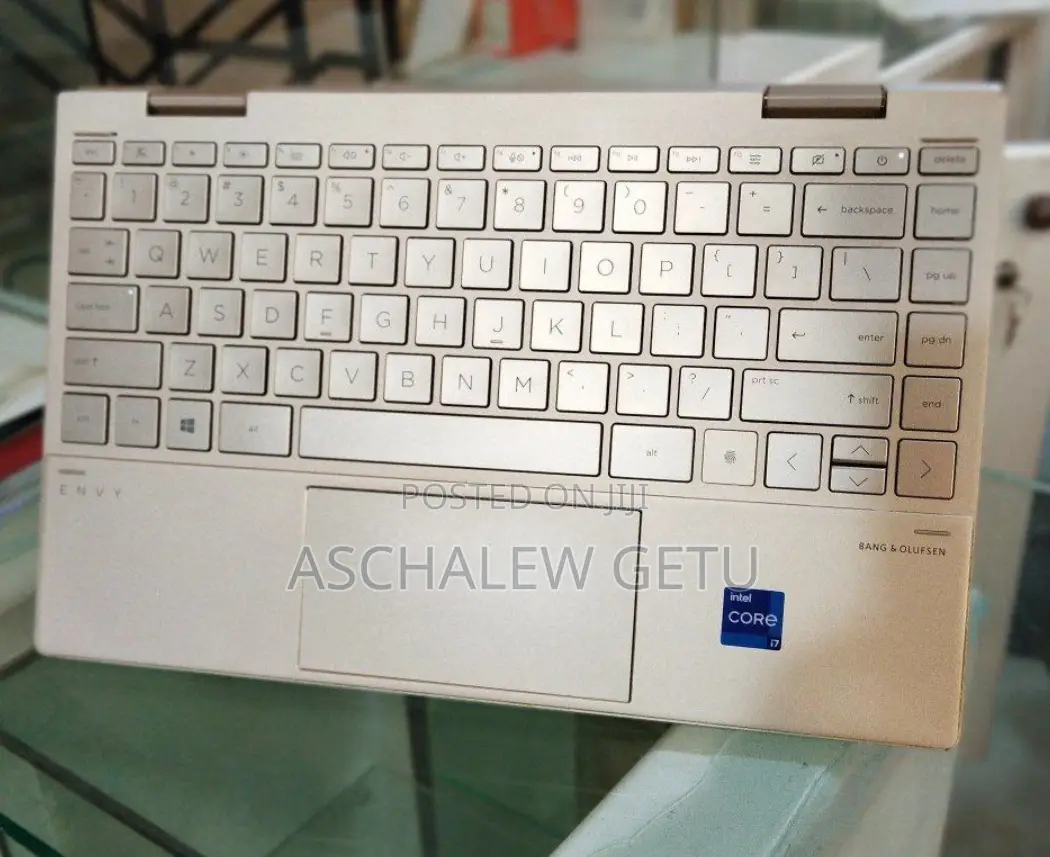 New Laptop HP Envy X360 8GB Intel Core I7 SSD 1T