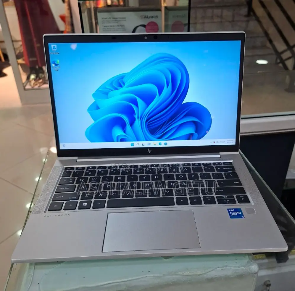 New Laptop HP EliteBook 830 G8 8GB Intel Core I5 SSD 512GB