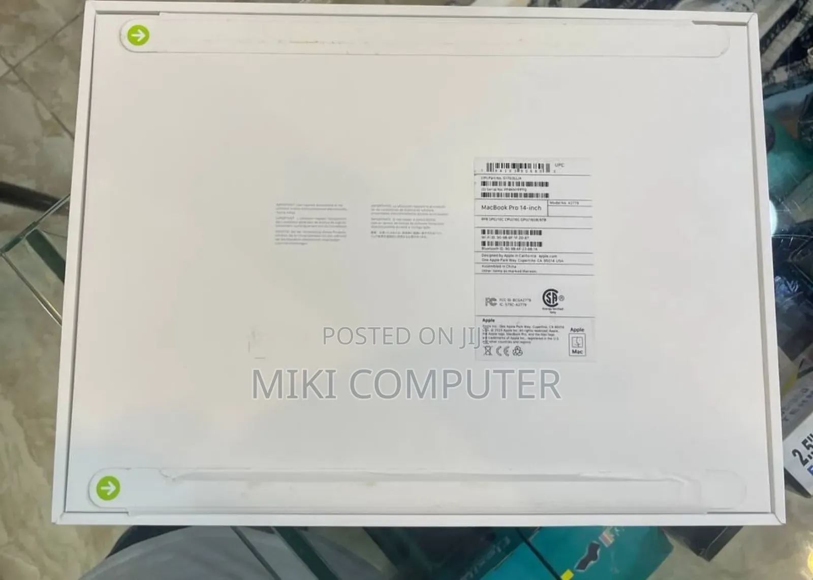 New Laptop Apple MacBook Pro 2022 M2 16GB Intel SSD 4T