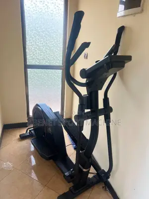 Photo - ዘመናዊ Adidas X21 Cross Trainer