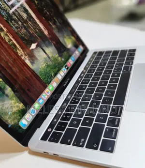 New Laptop Apple MacBook Pro 2018 8GB Intel Core I5 SSD 256GB