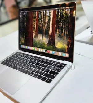 New Laptop Apple MacBook Pro 2018 8GB Intel Core I5 SSD 256GB