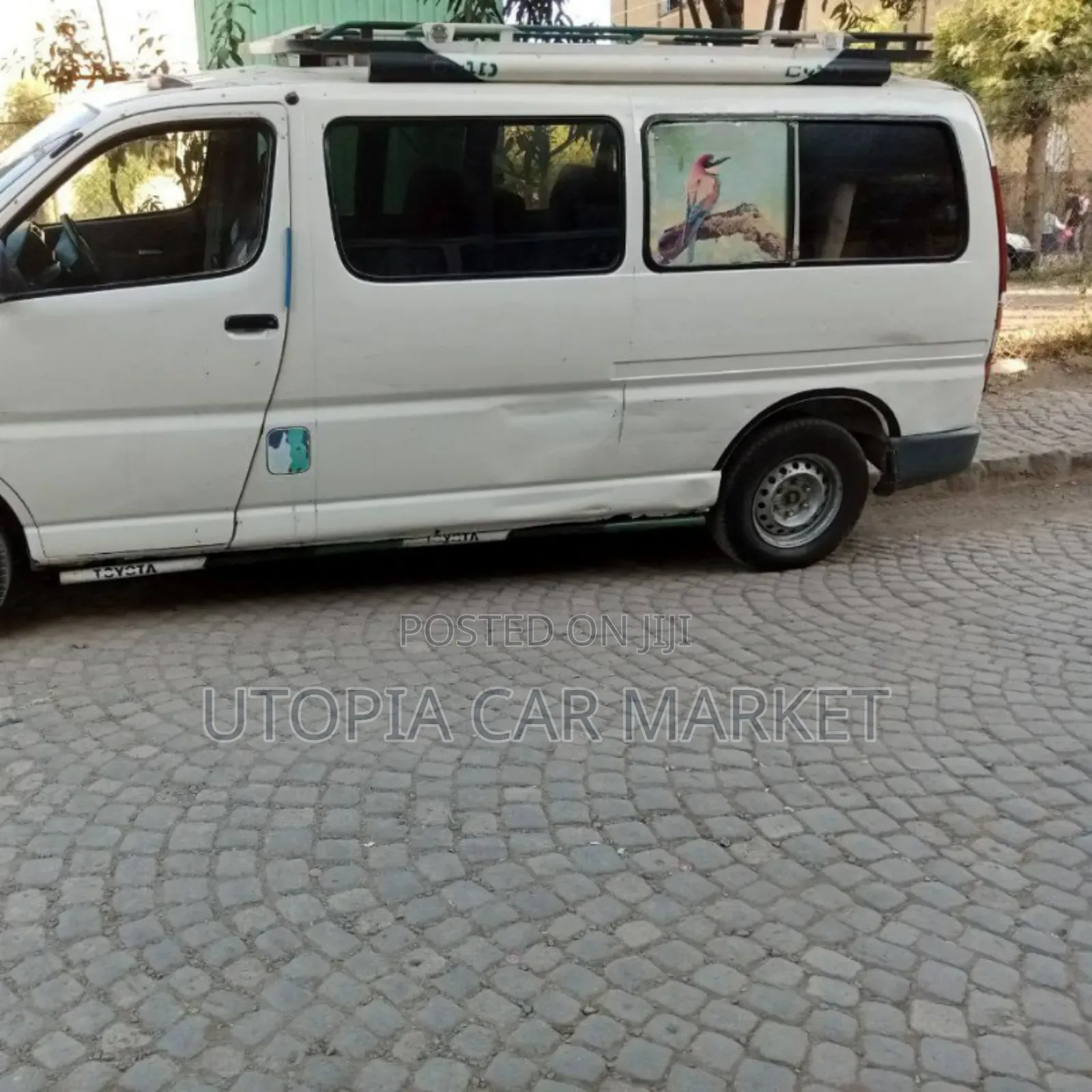 Toyota HiAce 2000 Silver