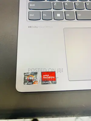 New Laptop Lenovo Yoga 7i 8GB AMD Ryzen 7 SSD 512GB