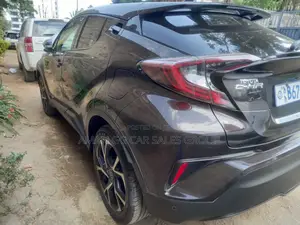 Toyota C-HR 2020 Brown