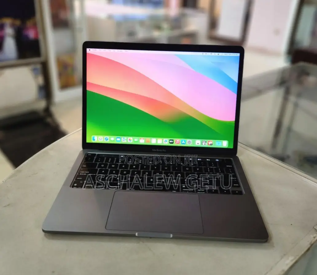 New Laptop Apple MacBook 16GB Apple M1 Pro SSD 1T