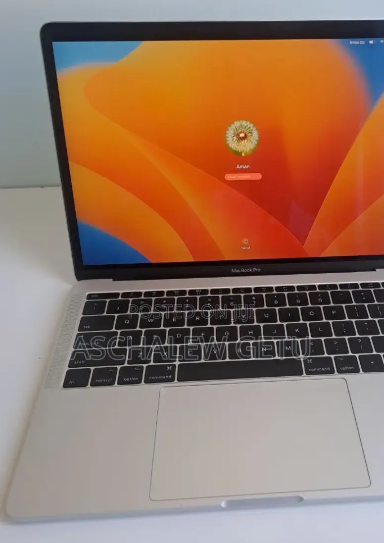 New Laptop Apple MacBook Pro 2017 8GB Intel Core I5 SSD 128GB