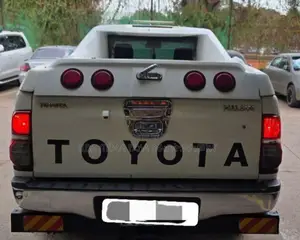 Toyota Hilux 2015 Ivory