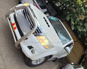 Toyota Hilux 2015 Ivory