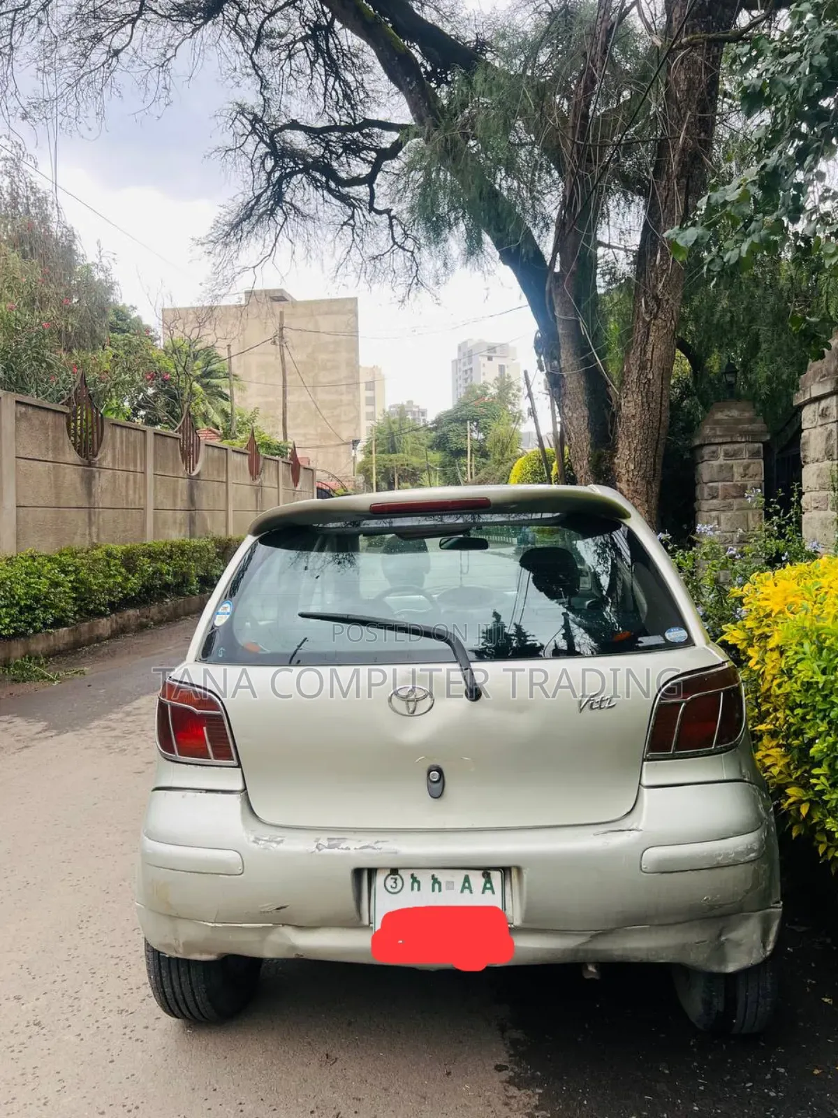 Toyota Vitz 2002 Silver