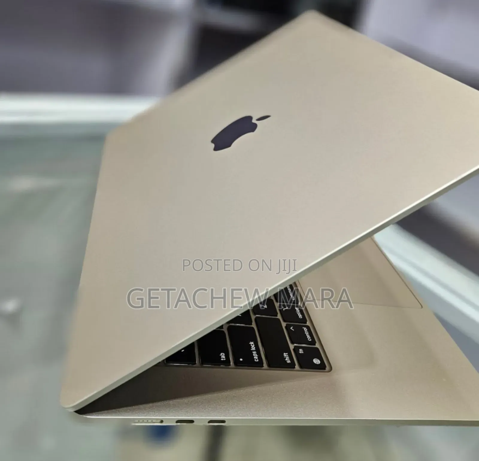 New Apple MacBook Air 2024 M3 13-Inch 8GB Intel Core I7 SSD 256GB