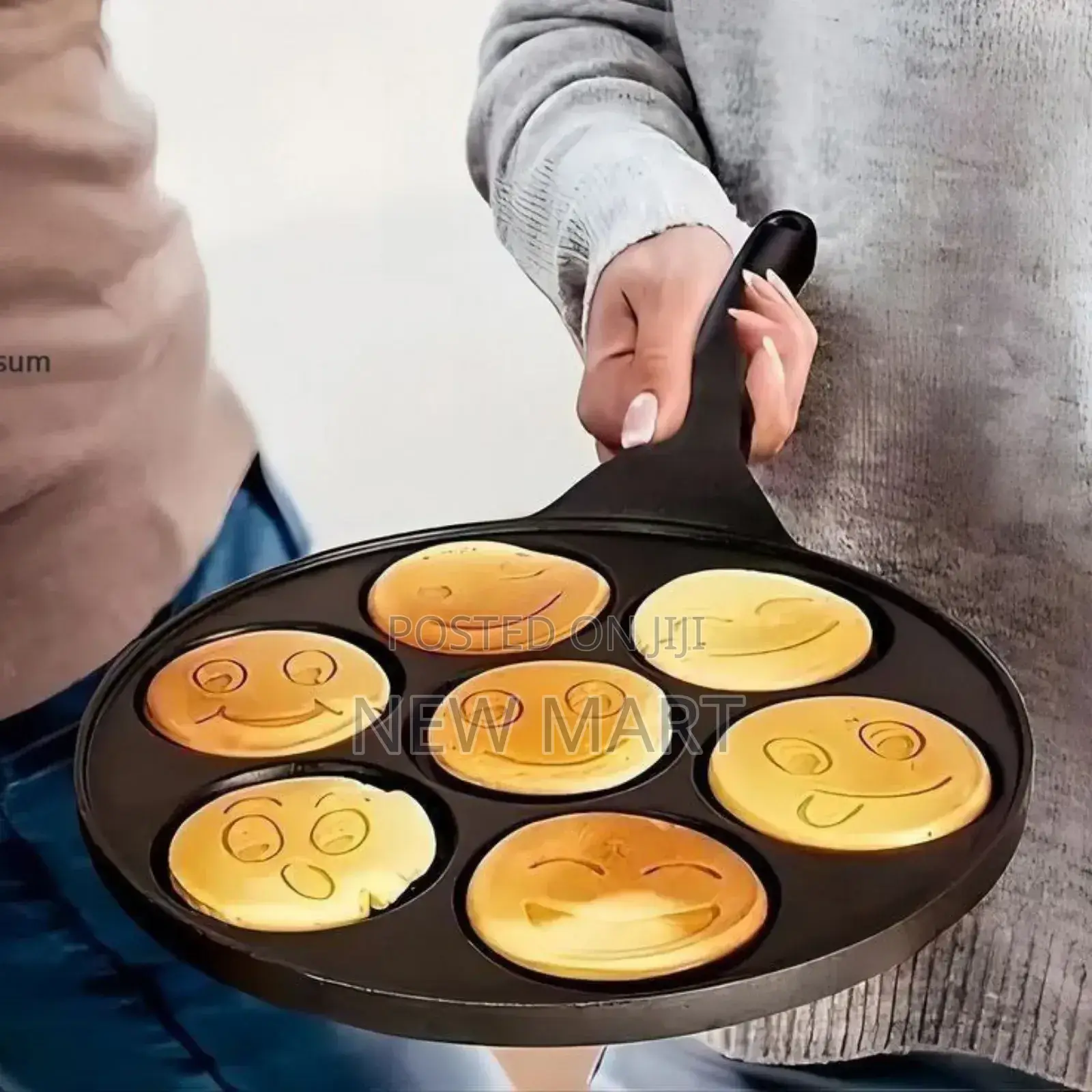 Momcoc Smiley Face Non Stick Pancake Pan