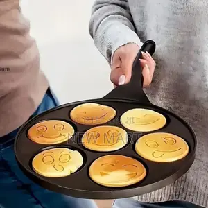 Momcoc Smiley Face Non Stick Pancake Pan