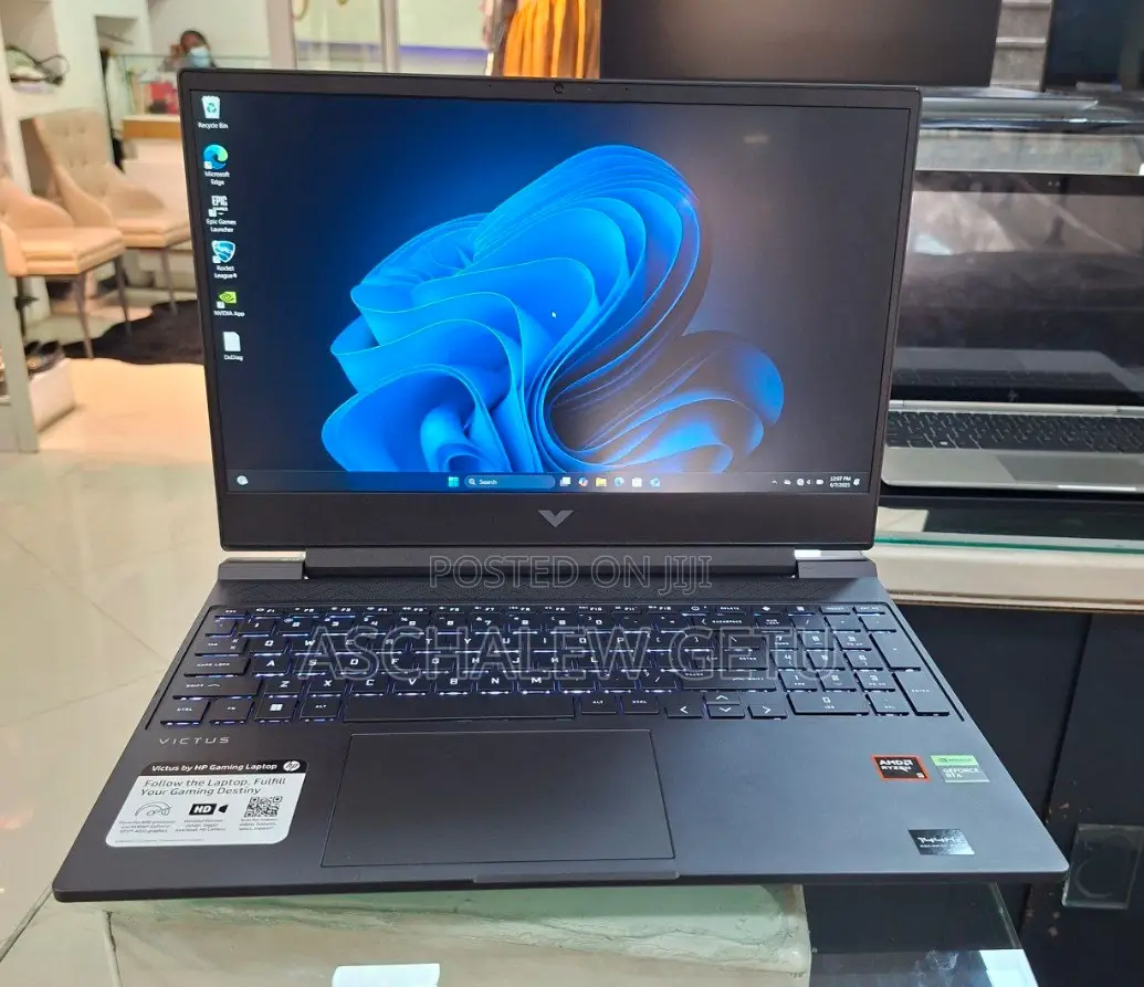New Laptop HP Victus 15 8GB AMD Ryzen 5 SSD 512GB