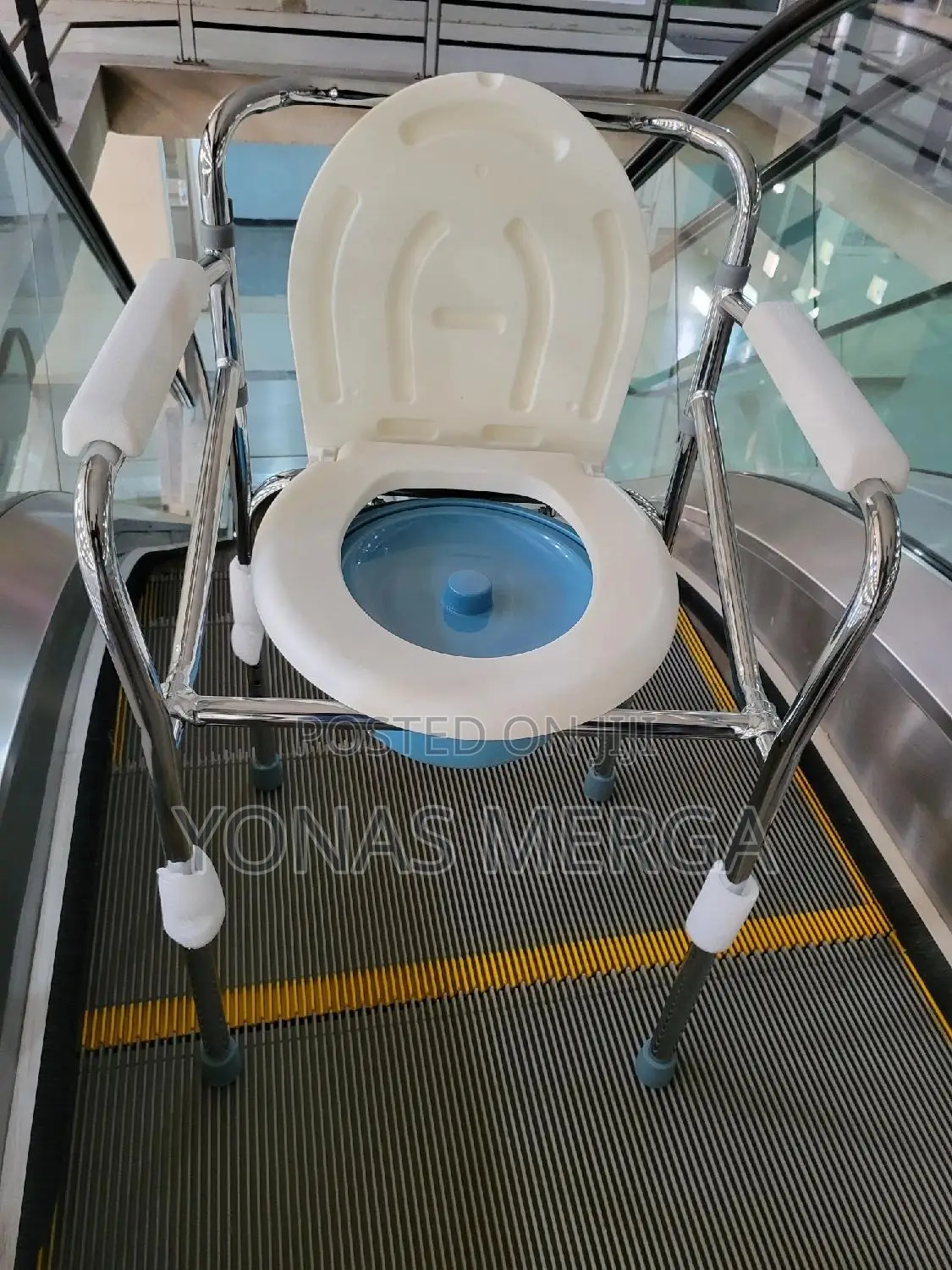Folding Commode Toilet Surround畛غtoilet Seat and Lidded Pan
