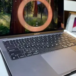 Photo - New Laptop Apple MacBook Pro M1 8GB Apple M1 SSD 256GB