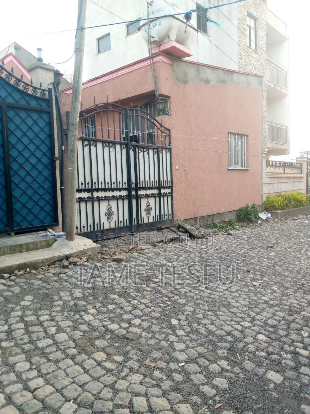 Furnished 2bdrm House in Hayat, Bole for sale