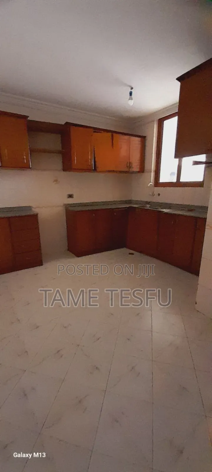 Furnished 6bdrm House in Hayat, Bole for sale