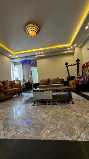 Furnished 8bdrm House in Summit, Bole for sale