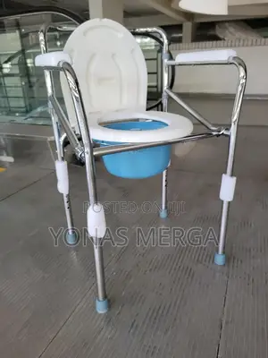 Photo - Pot/Ully Foldable Commode Chair That Can Be Used in Any Area
