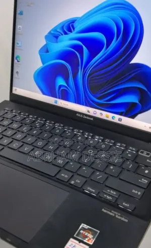 New Laptop Asus ZenBook 13 UX331UN 16GB Intel Core Ultra 7 SSD 512GB