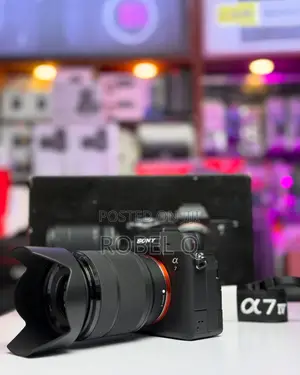 Sony Alpha 7 Iv With 28-70mm Kit Lens Bionz