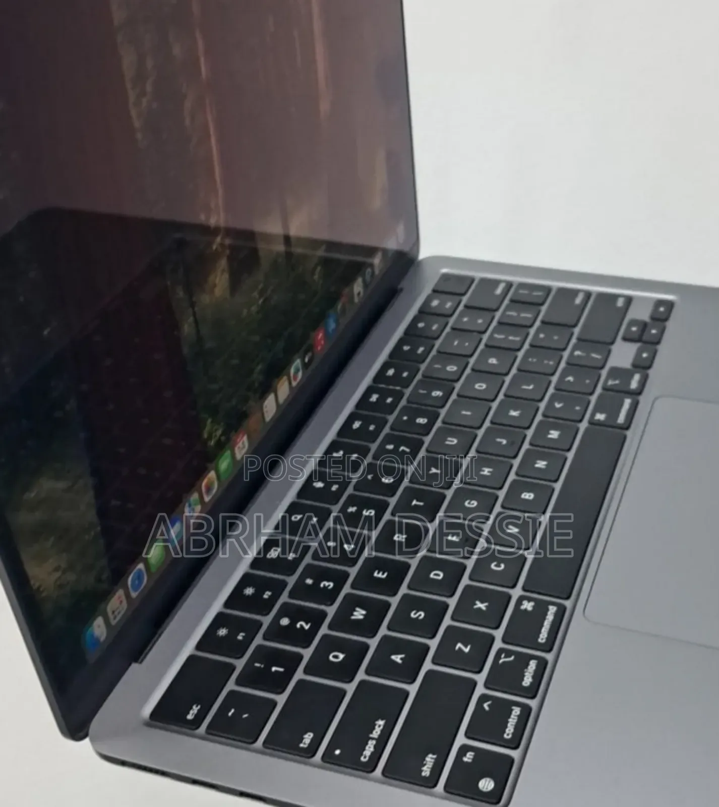 New Laptop Apple MacBook Pro M1 8GB Intel Core I5 SSD 256GB