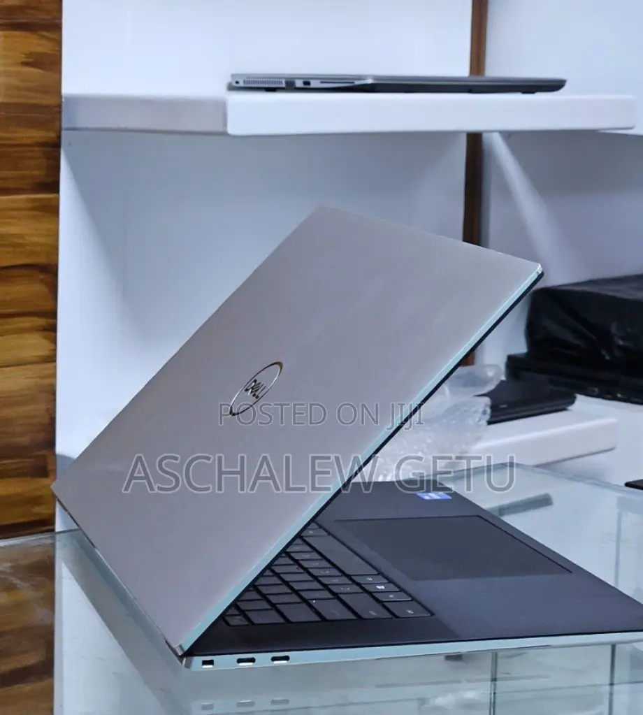 New Laptop Dell XPS 15 16GB Intel Core I7 SSD 512GB