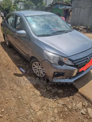 Photo - Mitsubishi Attrage 2021 Gray