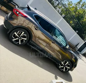 Nissan Qashqai 2017 Brown