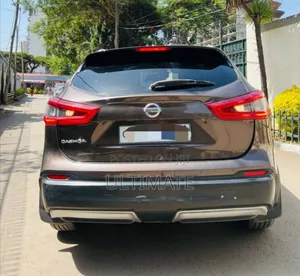 Nissan Qashqai 2017 Brown