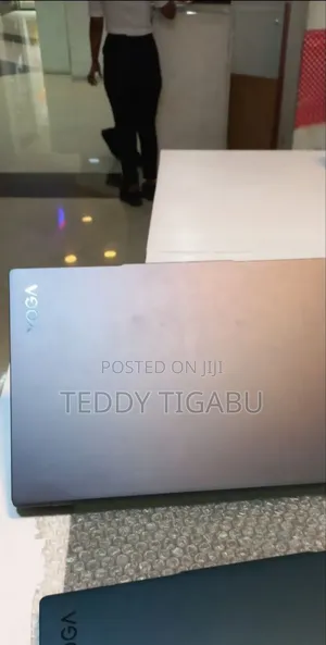 Photo - New Laptop Lenovo Yoga 11e 32GB Intel Core I7 SSD 1T