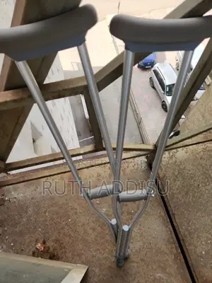 Photo - Crutches材我crutches剄我crutches榮譽crutches凹凸crutches麗澤crutches