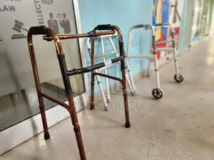 Photo - Walker骨骼medical_walker凳及mwedical_walker受損medical_walker New