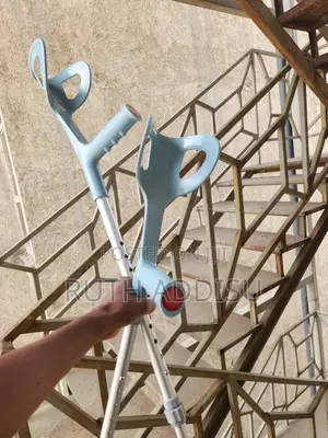 Photo - Crutches當時elbow_crutches娽跟elbow_crutches垚吃elbow_crutches New