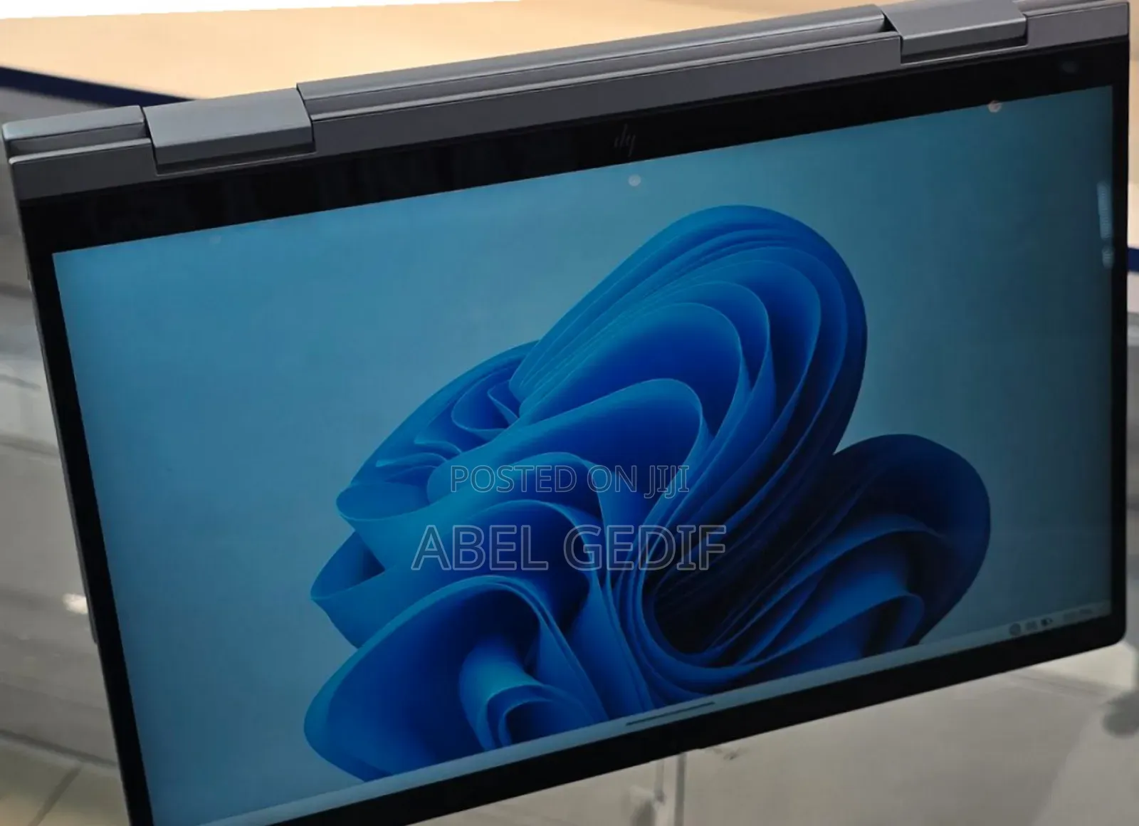 New Laptop HP Envy X360 8GB Intel Core I5 SSD 1T