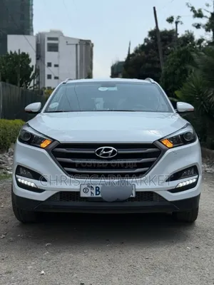 Photo - Hyundai Tucson Limited FWD 2018 White