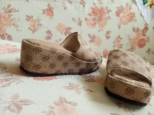 የማጣሪያ ልዩ ቅናሽ !! Brand New Shein Platform Hill