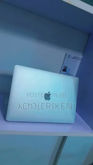 Photo - New Laptop Apple MacBook Pro 2022 M2 8GB Apple M2 SSD 512GB