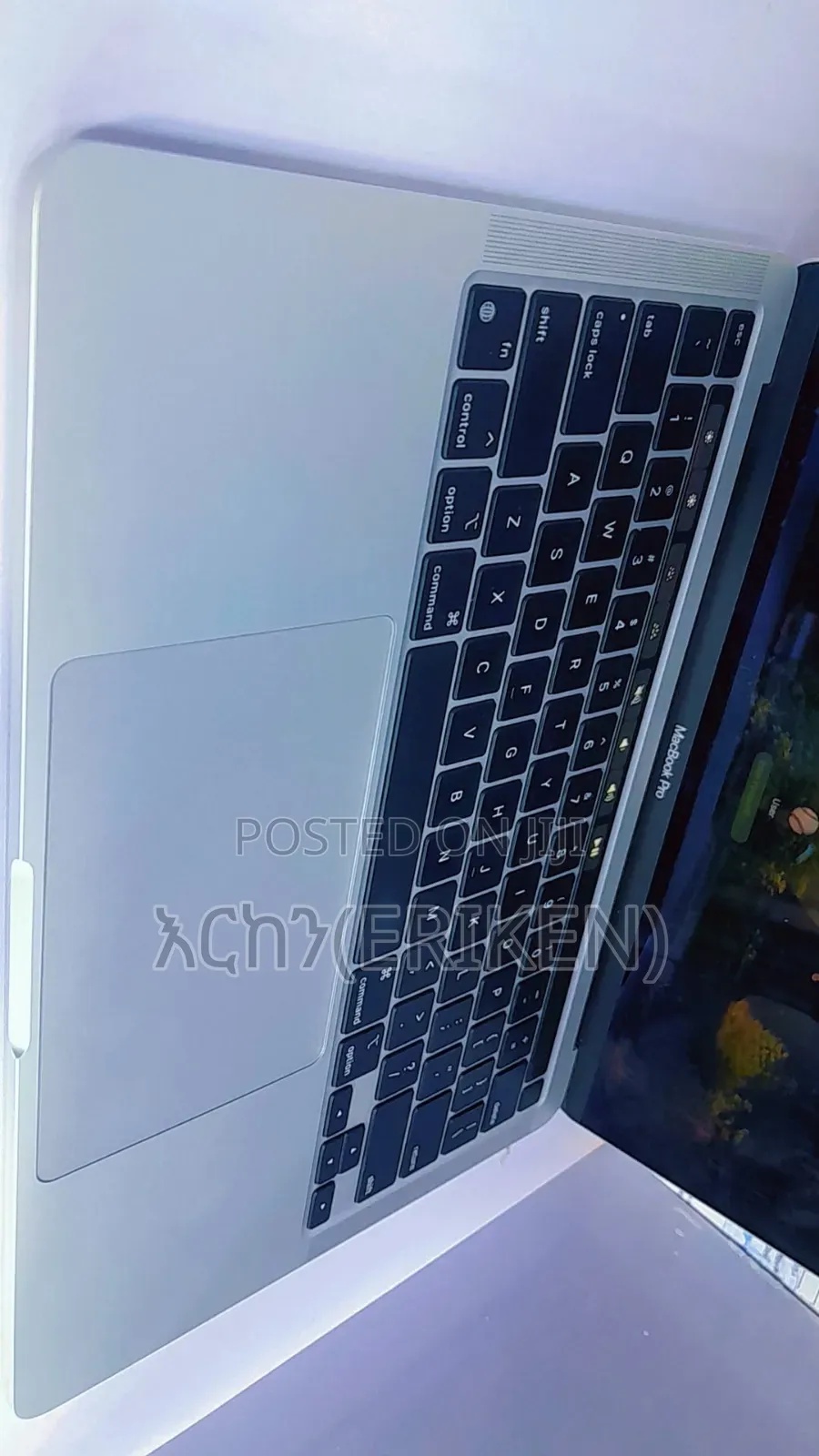 New Laptop Apple MacBook Pro 2022 M2 8GB Apple M2 SSD 512GB