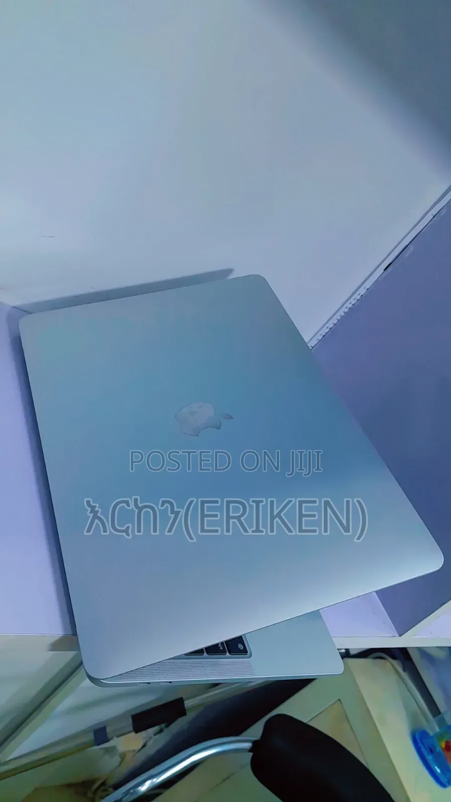 New Laptop Apple MacBook Pro 2022 M2 8GB Apple M2 SSD 512GB