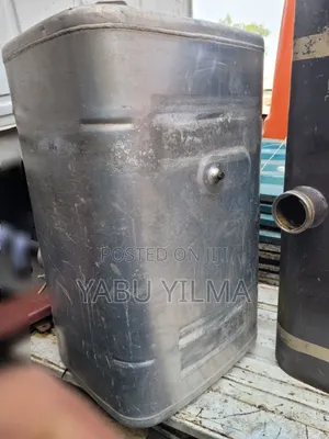 Fuel Tanker for Sino Truck. የሲኖትራክ የናፍጣ ሳልባቲዮ።