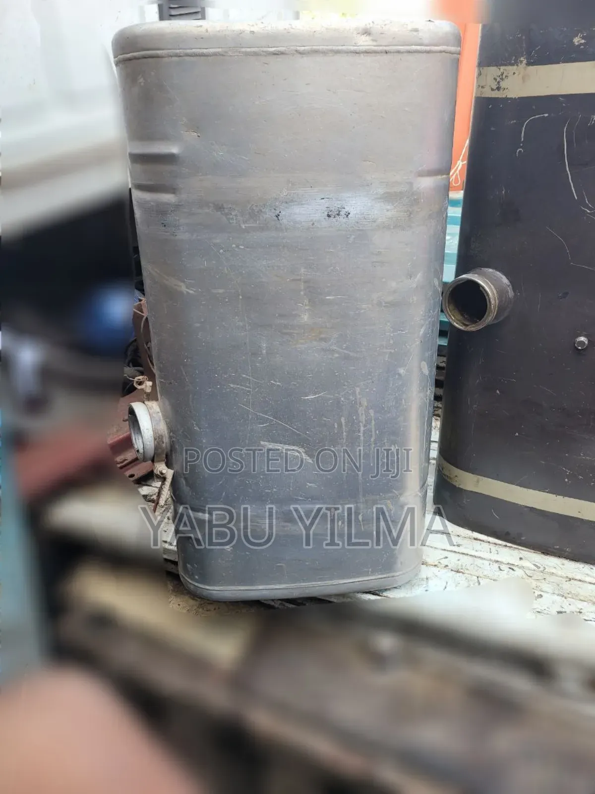 Fuel Tanker for Sino Truck. የሲኖትራክ የናፍጣ ሳልባቲዮ።