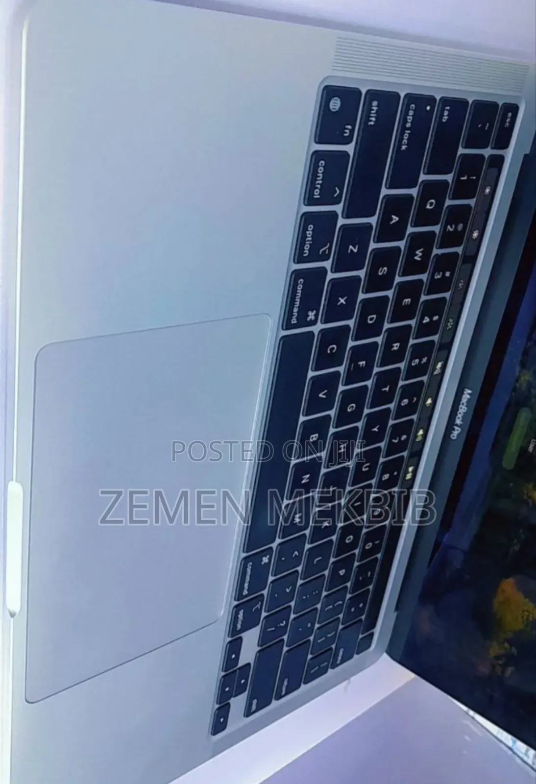 New Laptop Apple MacBook Pro 2022 M2 8GB SSD 512GB