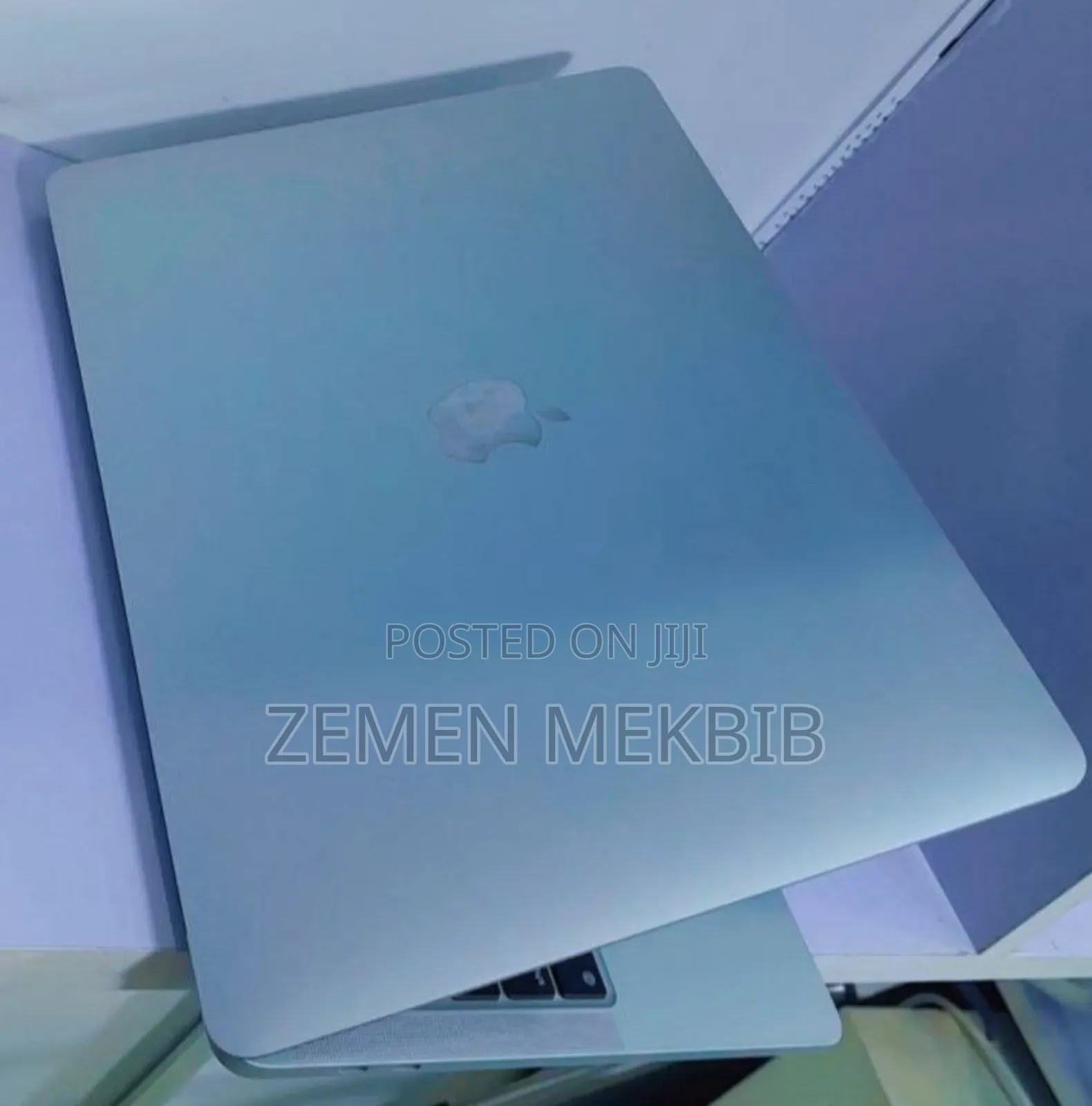 New Laptop Apple MacBook Pro 2022 M2 8GB SSD 512GB
