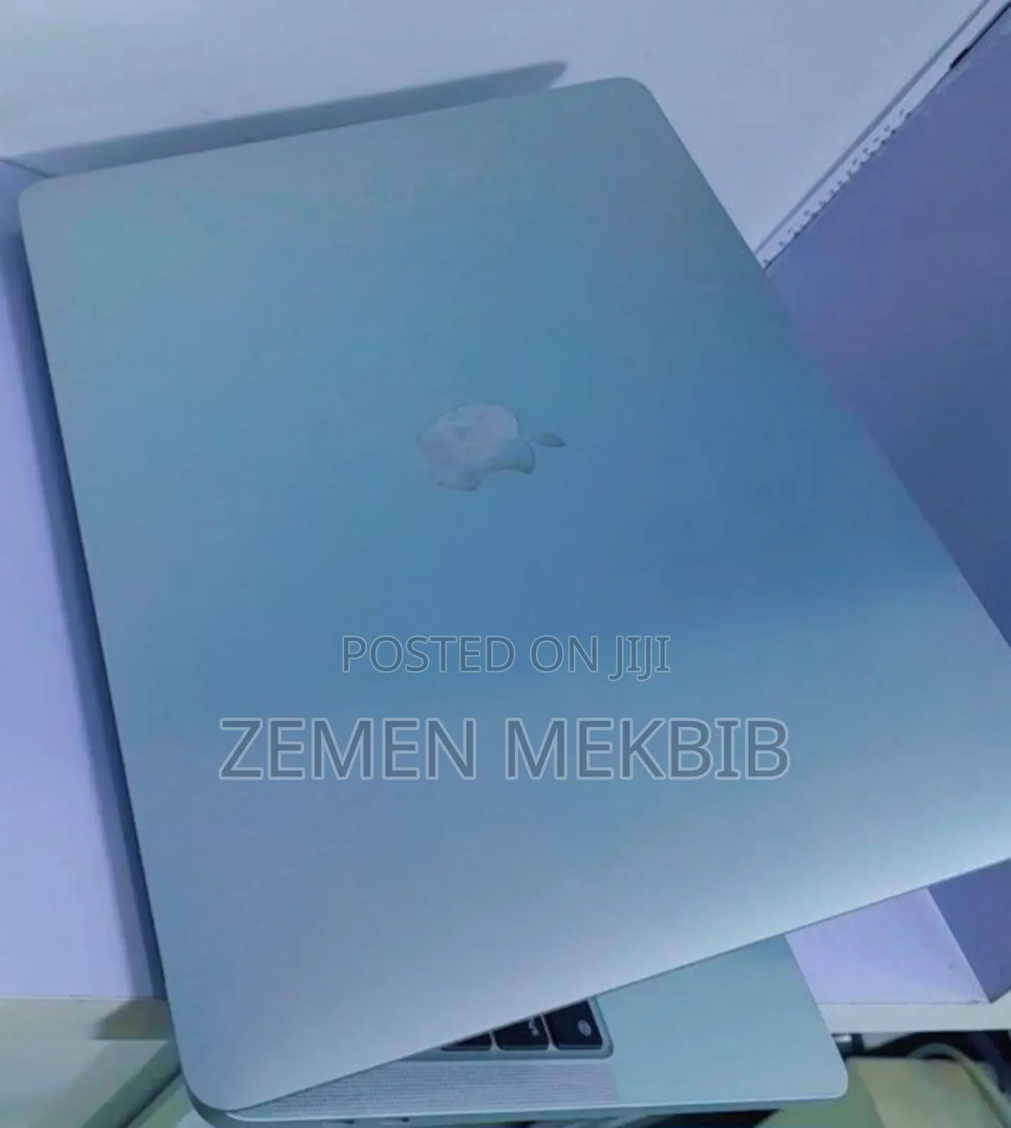New Laptop Apple MacBook Pro 2022 M2 8GB SSD 512GB