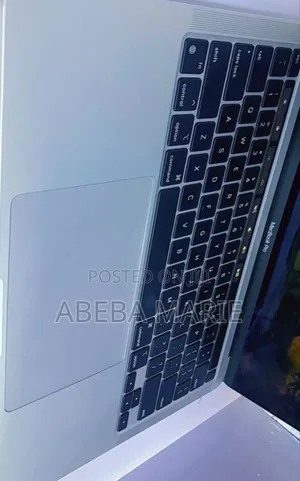 New Laptop Apple MacBook Pro 2022 M2 8GB Apple M2 SSD 512GB