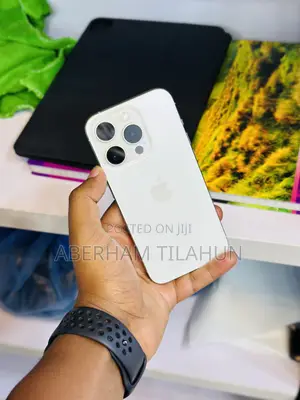 Photo - Apple iPhone 15 Pro 256 GB White