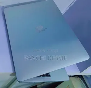 New Laptop Apple MacBook Pro 2022 M2 8GB Apple M2 SSD 512GB