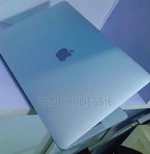 New Laptop Apple MacBook Pro 2022 M2 8GB Apple M2 SSD 512GB